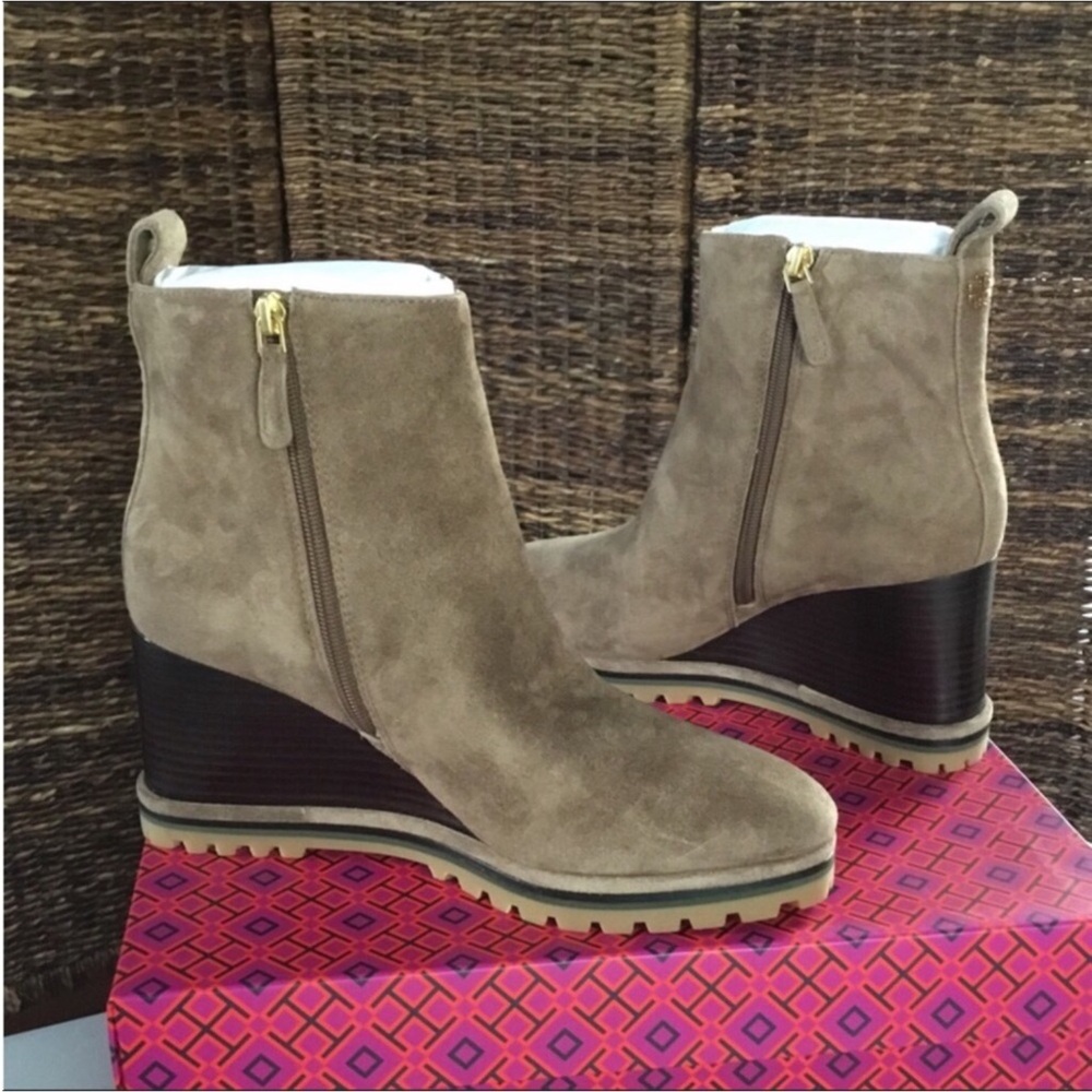 TORY BURCH NEW SPORTY ANKLE LOGO LUG SOLE WEDGE BOOTIE-SUEDE-COLOR RIVER ROCK - Picture 6 of 16